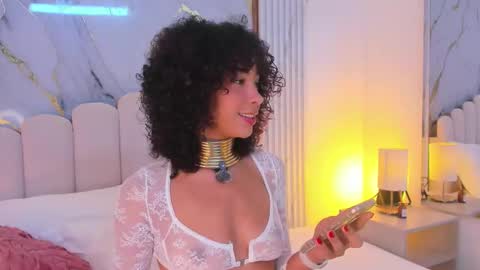 Snapshot of oshun_25 chatting on October 9, 2025, 12:36 pm Oshun online show from October 9, 2025, 12:36 pm