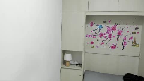 oshun_444 online show from April 8, 2026, 12:05 pm