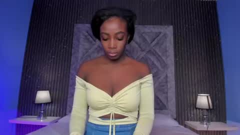 oshun_444 online show from July 28, 2026, 11:39 am