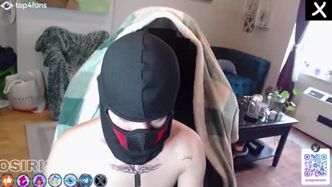 Snapshot of osirisbad chatting on February 16, 2025, 8:33 pm osirisbad online show from February 16, 2025, 8:33 pm