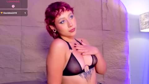 Snapshot of osiriss_ chatting on April 25, 2026, 9:56 pm Osiriss online show from April 25, 2026, 9:56 pm