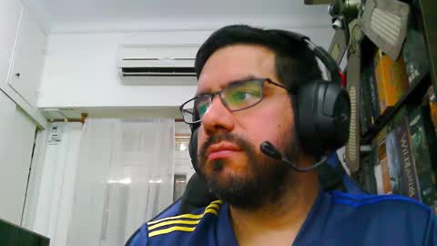 Oso online show from December 5, 2024, 6:33 pm