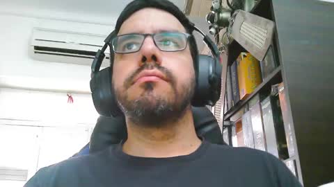 Oso online show from December 16, 2024, 5:22 pm