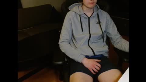 Snapshot of oskarlk chatting on February 1, 2026, 12:09 am Oskar online show from February 1, 2026, 12:09 am