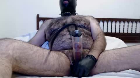 Snapshot of osotfsur chatting on April 12, 2026, 6:02 pm OsoTFSur online show from April 12, 2026, 6:02 pm