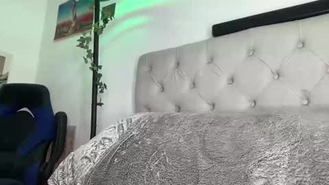 ostin 18hot online show from May 9, 2026, 5:01 am