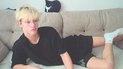 Snapshot of ostin_meoww chatting on December 26, 2024, 7:56 am Ostin online show from December 26, 2024, 7:56 am