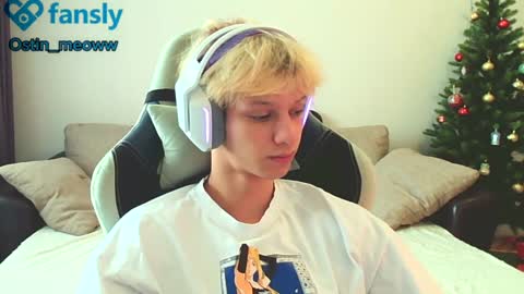 Snapshot of ostin_meoww chatting on January 9, 2025, 8:34 am Ostin online show from January 9, 2025, 8:34 am