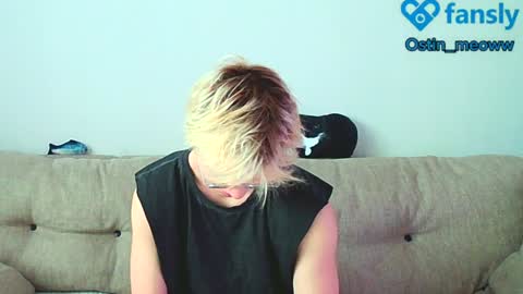 Snapshot of ostin_meoww chatting on January 12, 2025, 8:25 am Ostin online show from January 12, 2025, 8:25 am