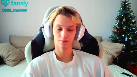 Snapshot of ostin_meoww chatting on January 16, 2025, 6:56 am Ostin online show from January 16, 2025, 6:56 am