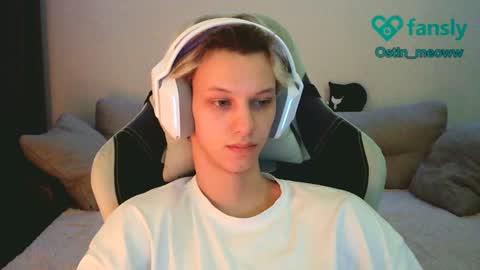 Snapshot of ostin_meoww chatting on January 19, 2025, 2:06 pm Ostin online show from January 19, 2025, 2:06 pm