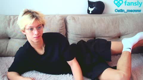 Snapshot of ostin_meoww chatting on January 24, 2025, 6:35 am Ostin online show from January 24, 2025, 6:35 am