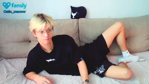 Snapshot of ostin_meoww chatting on January 29, 2025, 7:04 am Ostin online show from January 29, 2025, 7:04 am