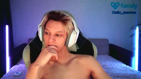 Snapshot of ostin_meoww chatting on February 2, 2025, 12:57 pm Ostin online show from February 2, 2025, 12:57 pm