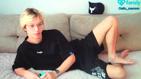 Snapshot of ostin_meoww chatting on February 15, 2025, 8:11 am Ostin online show from February 15, 2025, 8:11 am