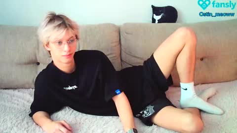 Snapshot of ostin_meoww chatting on February 16, 2025, 6:10 am Ostin online show from February 16, 2025, 6:10 am