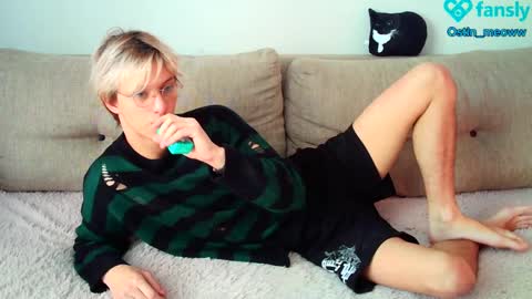 Snapshot of ostin_meoww chatting on February 18, 2025, 8:38 am Ostin online show from February 18, 2025, 8:38 am