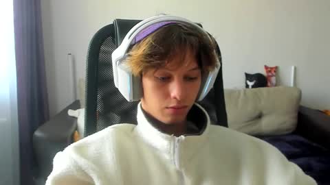 Snapshot of ostin_meoww chatting on September 9, 2025, 8:03 am Ostin online show from September 9, 2025, 8:03 am