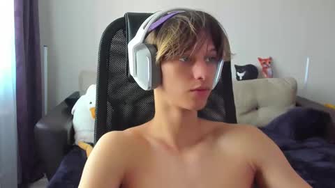 Snapshot of ostin_meoww chatting on September 16, 2025, 7:09 am Ostin online show from September 16, 2025, 7:09 am