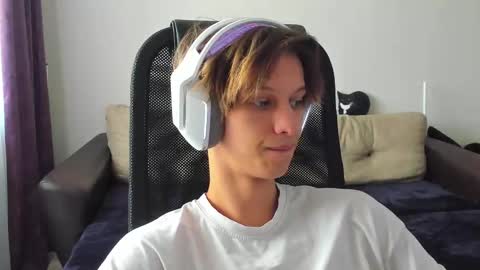 Snapshot of ostin_meoww chatting on September 23, 2025, 7:11 am Ostin online show from September 23, 2025, 7:11 am