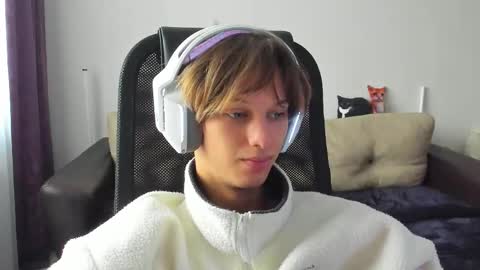 Snapshot of ostin_meoww chatting on September 29, 2025, 5:23 am Ostin online show from September 29, 2025, 5:23 am