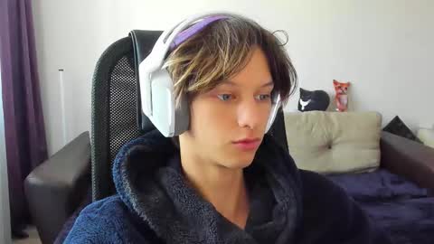 Snapshot of ostin_meoww chatting on October 14, 2025, 7:31 am Ostin online show from October 14, 2025, 7:31 am