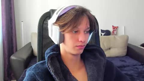 Snapshot of ostin_meoww chatting on October 21, 2025, 10:16 am Ostin online show from October 21, 2025, 10:16 am