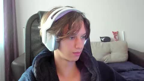 Snapshot of ostin_meoww chatting on October 25, 2025, 10:45 am Ostin online show from October 25, 2025, 10:45 am