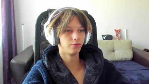 Snapshot of ostin_meoww chatting on October 26, 2025, 6:30 am Ostin online show from October 26, 2025, 6:30 am