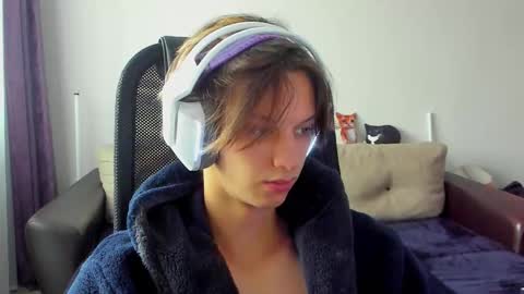 Snapshot of ostin_meoww chatting on November 5, 2025, 7:41 am Ostin online show from November 5, 2025, 7:41 am