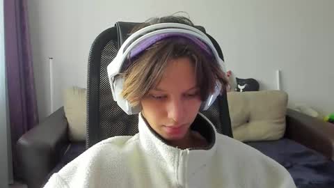 Snapshot of ostin_meoww chatting on November 6, 2025, 8:15 am Ostin online show from November 6, 2025, 8:15 am