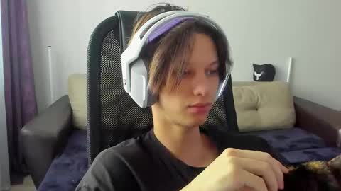 Snapshot of ostin_meoww chatting on November 14, 2025, 6:34 am Ostin online show from November 14, 2025, 6:34 am