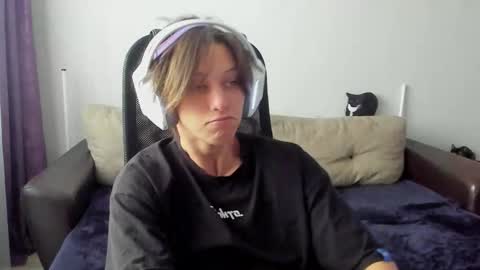 Snapshot of ostin_meoww chatting on November 15, 2025, 7:27 am Ostin online show from November 15, 2025, 7:27 am