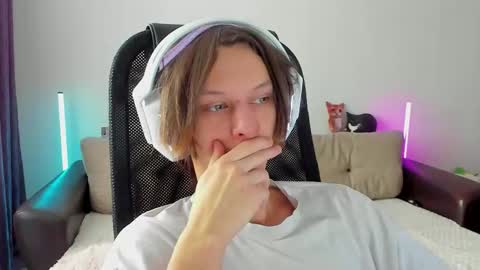 Snapshot of ostin_meoww chatting on February 1, 2026, 7:40 am Ostin online show from February 1, 2026, 7:40 am