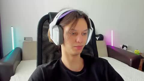 Snapshot of ostin_meoww chatting on February 14, 2026, 7:38 am Ostin online show from February 14, 2026, 7:38 am