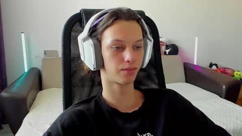 Snapshot of ostin_meoww chatting on February 20, 2026, 5:15 am Ostin online show from February 20, 2026, 5:15 am