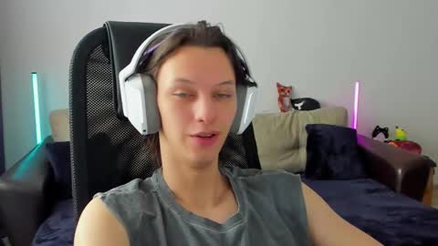 Snapshot of ostin_meoww chatting on February 25, 2026, 7:18 am Ostin online show from February 25, 2026, 7:18 am