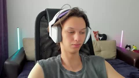 Snapshot of ostin_meoww chatting on February 27, 2026, 5:29 am Ostin online show from February 27, 2026, 5:29 am