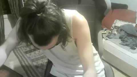 ouinnybis195625 online show from September 27, 2025, 7:19 pm