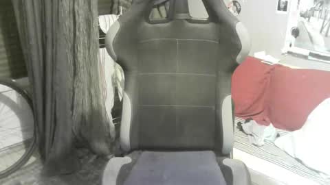 ouinnybis195625 online show from December 19, 2025, 8:49 pm