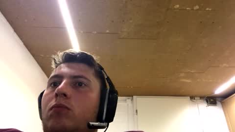 Snapshot of outflayd chatting on October 21, 2025, 11:27 pm outflayd online show from October 21, 2025, 11:27 pm