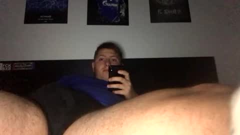 Snapshot of outflayd chatting on October 24, 2025, 1:46 am outflayd online show from October 24, 2025, 1:46 am