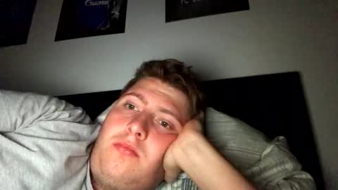 Snapshot of outflayd chatting on November 2, 2025, 11:51 pm outflayd online show from November 2, 2025, 11:51 pm