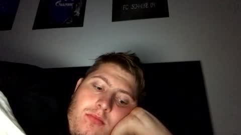 Snapshot of outflayd chatting on November 19, 2025, 2:11 am outflayd online show from November 19, 2025, 2:11 am