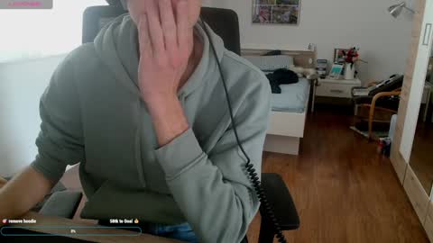 OverkneeBabe online show from December 10, 2024, 12:27 pm