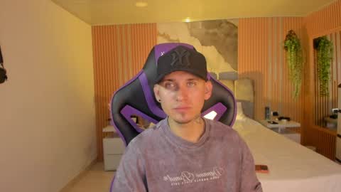 Snapshot of owen_drake chatting on May 2, 2026, 4:50 am Owen Drak online show from May 2, 2026, 4:50 am