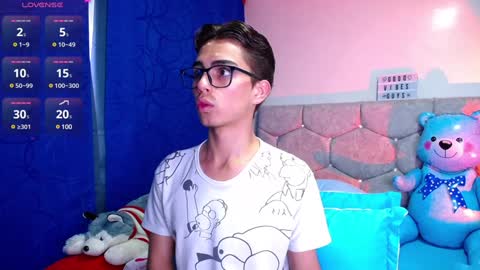 Owen  Independent model  online show from February 7, 2025, 2:47 pm