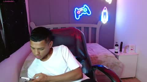 OWEN online show from December 20, 2024, 1:14 am