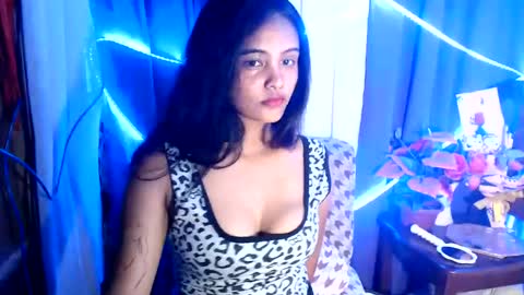 oxana_wetpussy online show from July 25, 2026, 12:20 am
