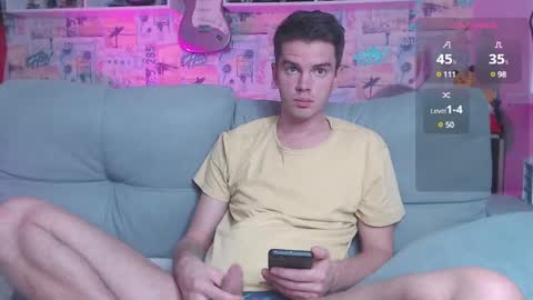 Snapshot of oxmikexo chatting on December 5, 2024, 3:06 pm Mike online show from December 5, 2024, 3:06 pm